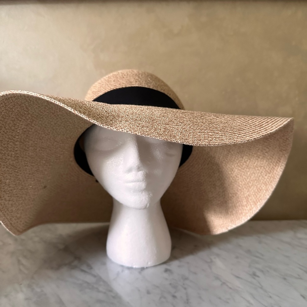 Preloved adjustable sun hat